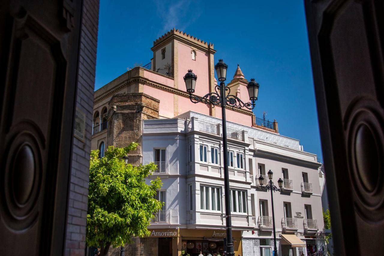 Torre Homenaje Historical Suites Seville Exterior photo