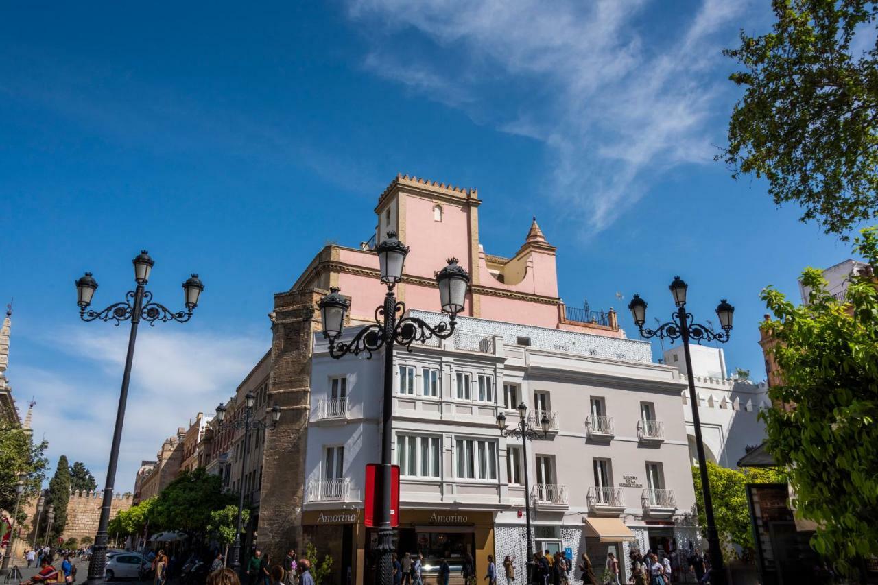 Torre Homenaje Historical Suites Seville Exterior photo